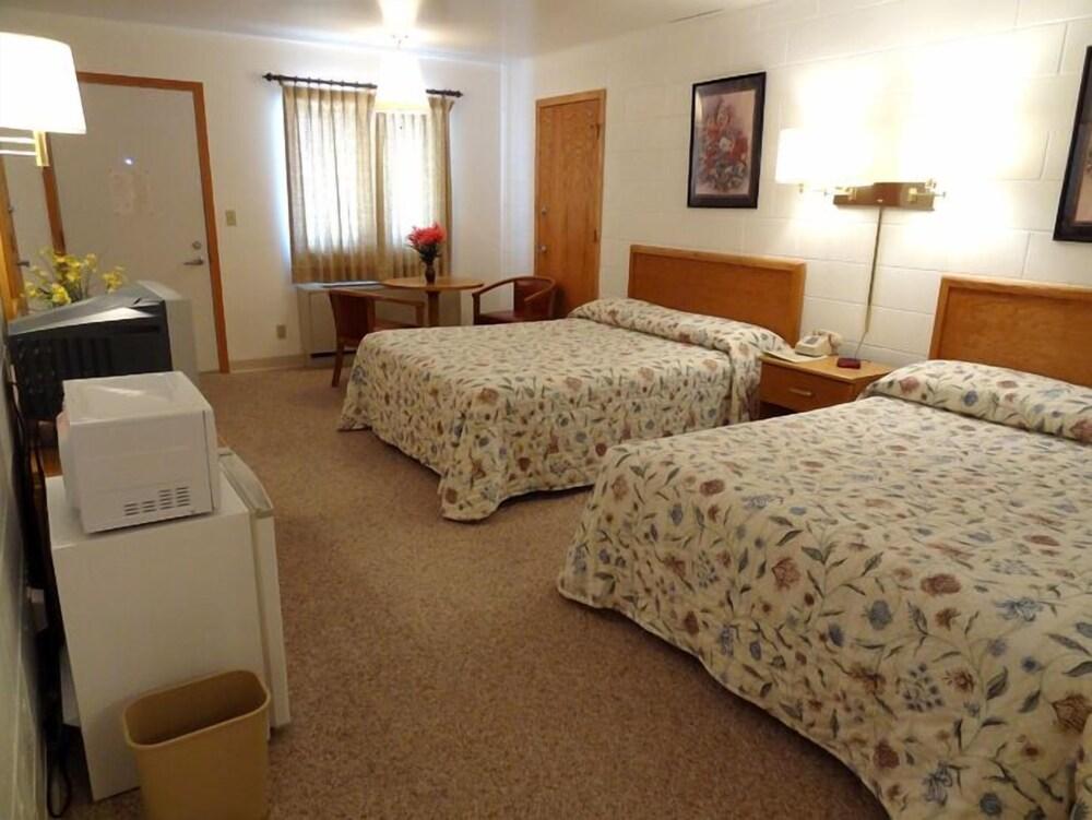 Cresco Motel photo 20
