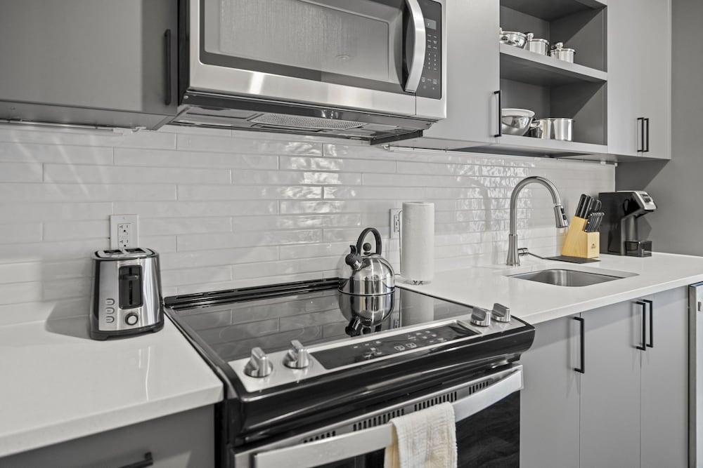 Placemakr Cathedral Heights photo 10