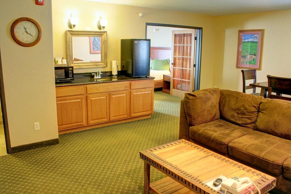 Blue Mountain Inn And Suites photo 9