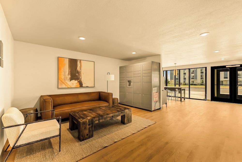 LivAway Suites Phoenix-Tolleson photo 29