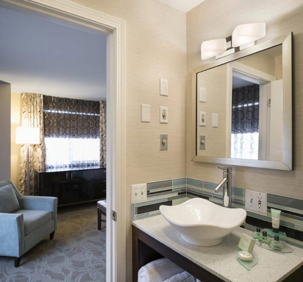 Aqua Blue Hotel photo 31