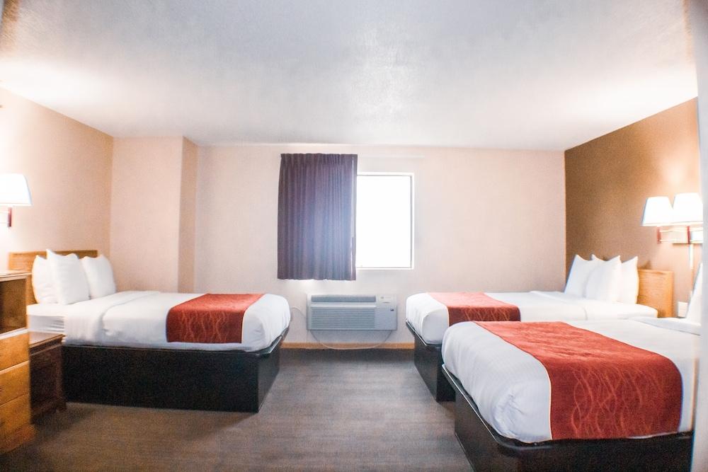 Victorian Inn & Suites photo 5