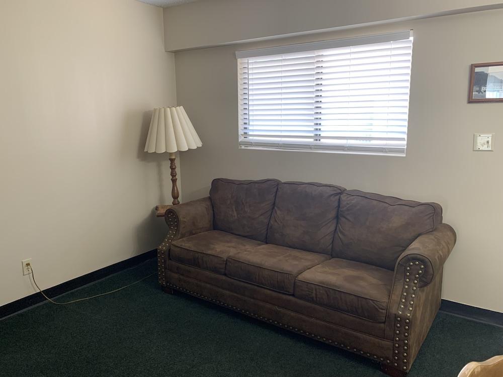 Oak Square Rentals photo 64