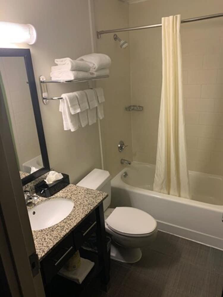 Cresthaven Inn JFK photo 7