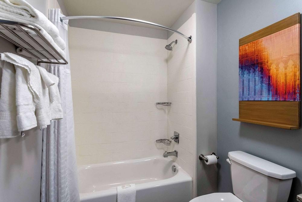 MainStay Suites Bowling Green North photo 24
