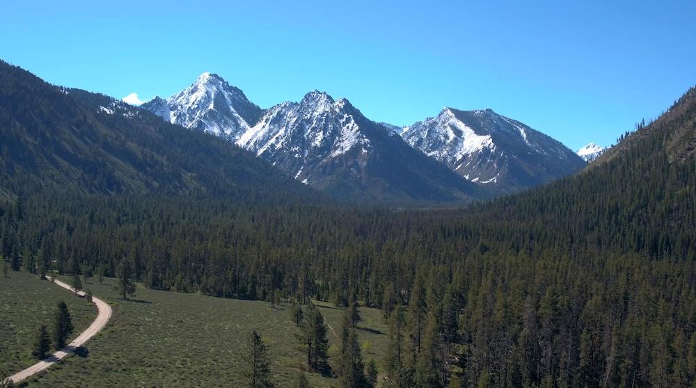 Sawtooth Lodge photo 67