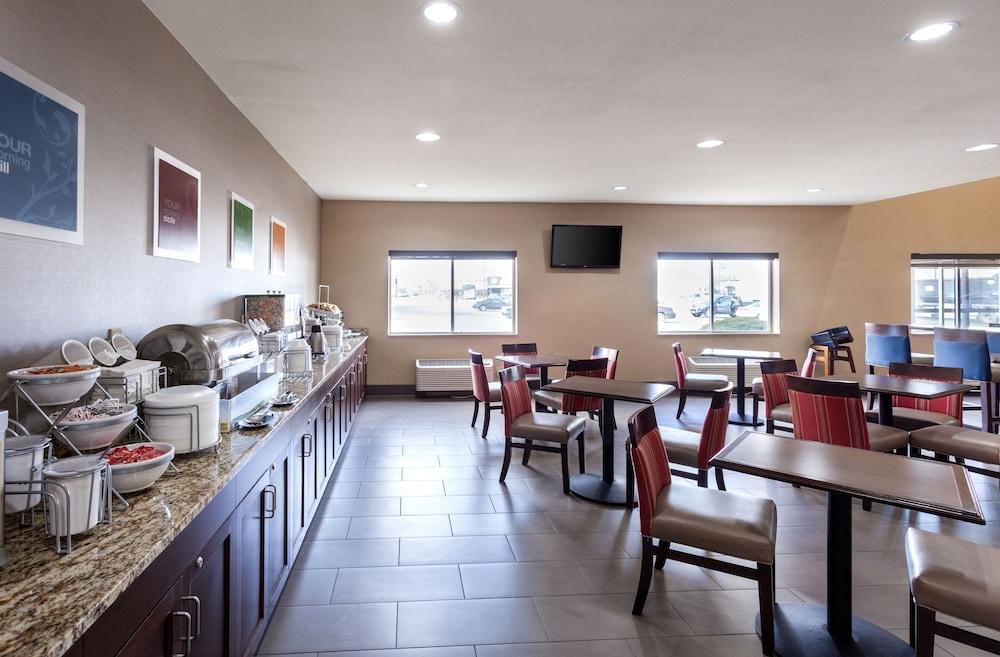 Comfort Suites Lincoln North photo 14