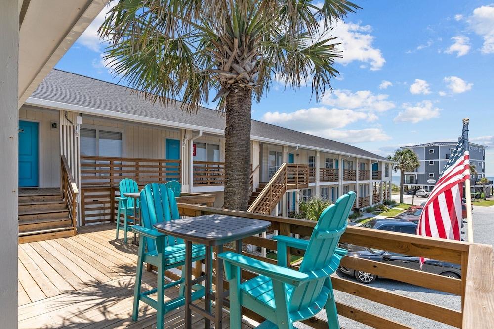 The Beach House Motel & Suites photo 22