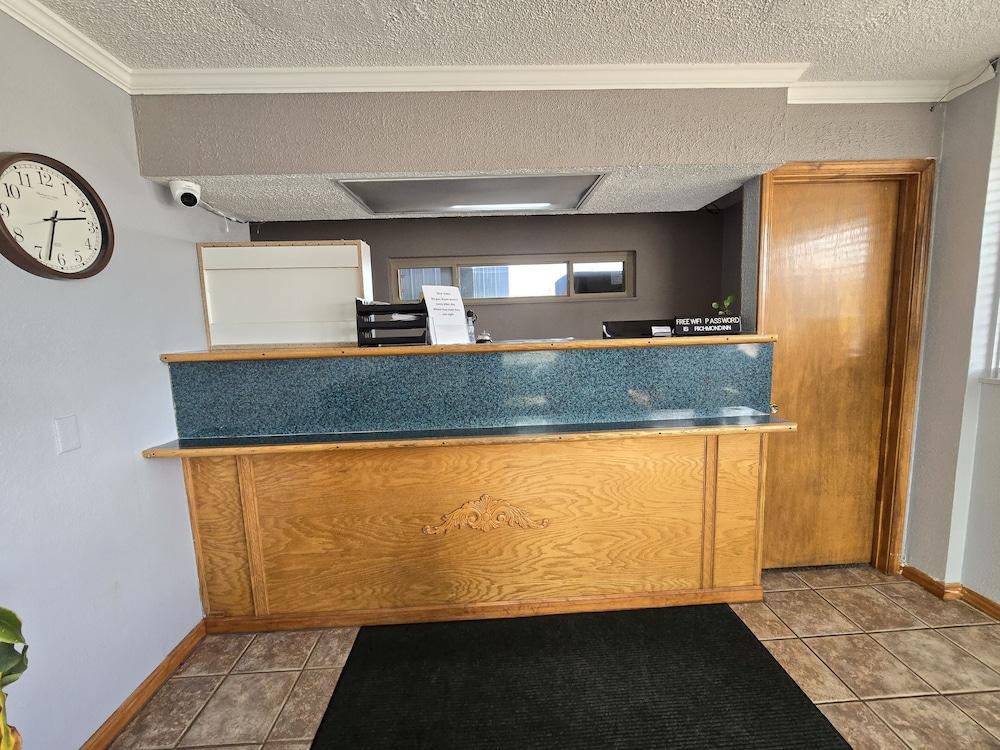 Richmond Inn & Suites photo 6