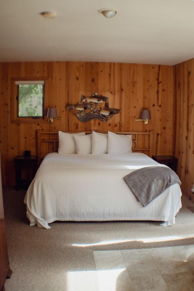 Steamboat Inn photo 82