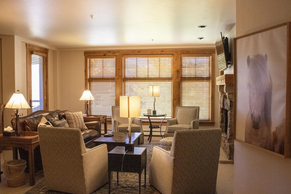 WestWall Lodge photo 19