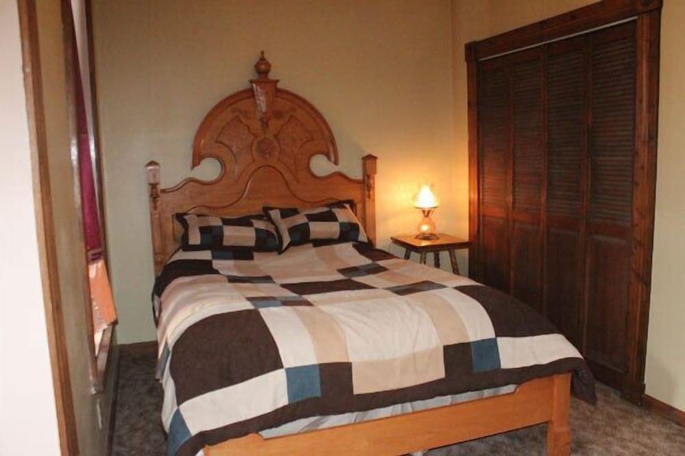 Smedley's Suites photo 7