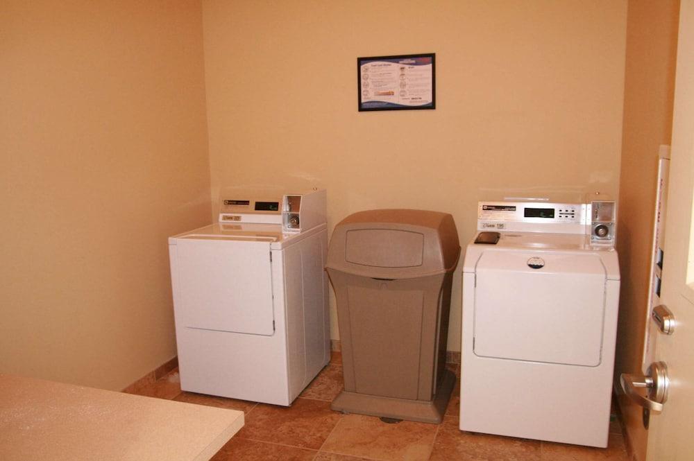 Hampton Inn Brentwood photo 13
