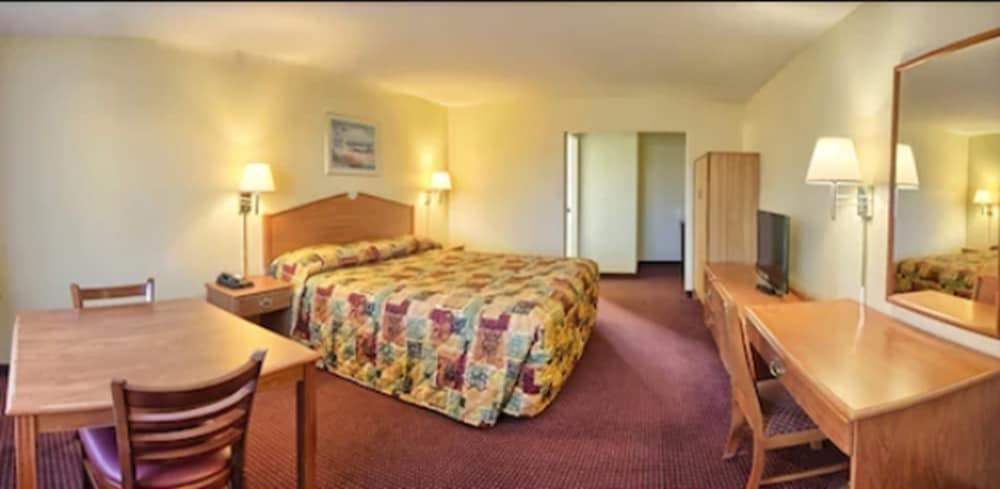 Relax Inn And Suites photo 16