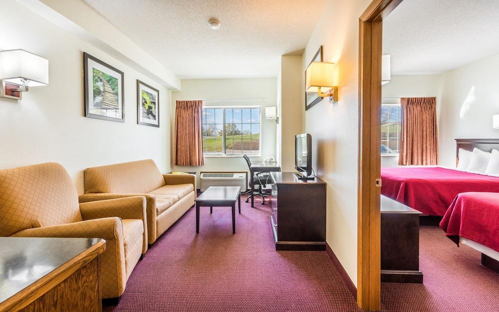 Wamego Inn and Suites photo 6