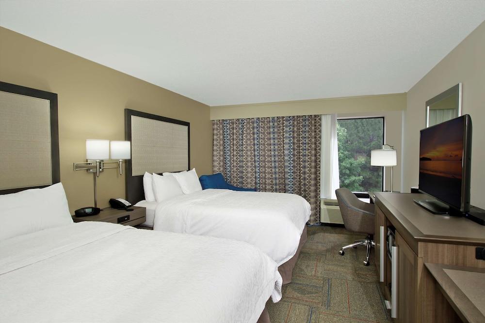 Hampton Inn Madison photo 8