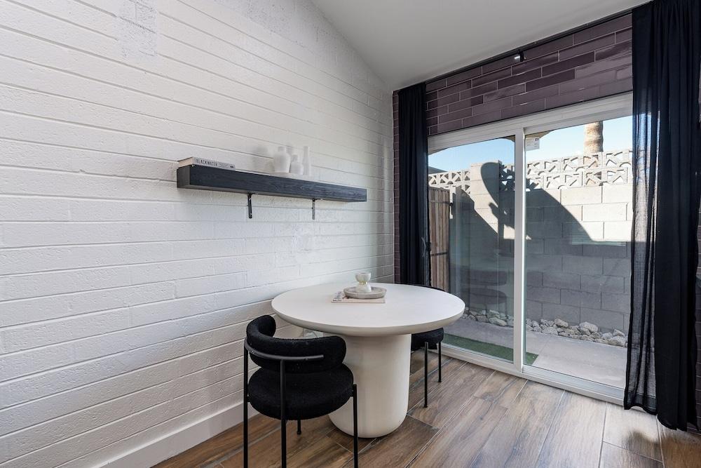 Ash & Ko Boutique Lodging photo 4