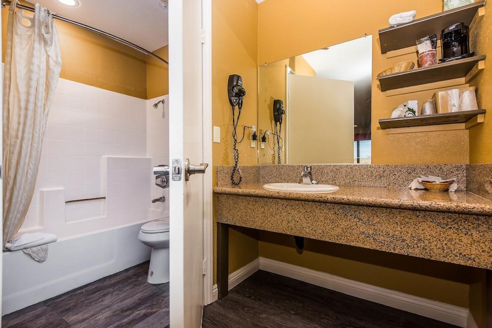 Budget Inn photo 20