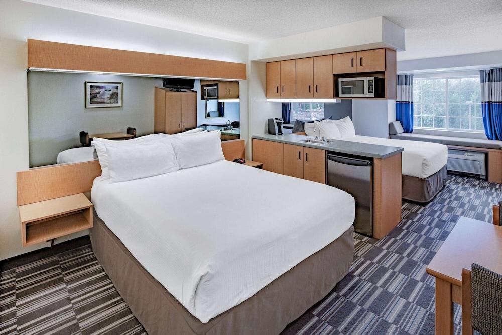Microtel Inn & Suites by Wyndham Plattsburgh photo 13