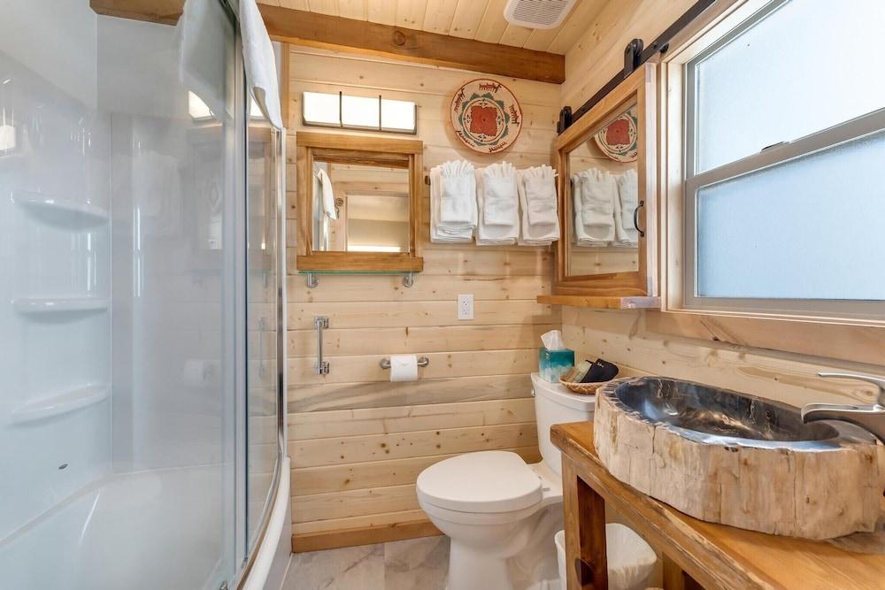 Stone Lizard Lodging photo 64