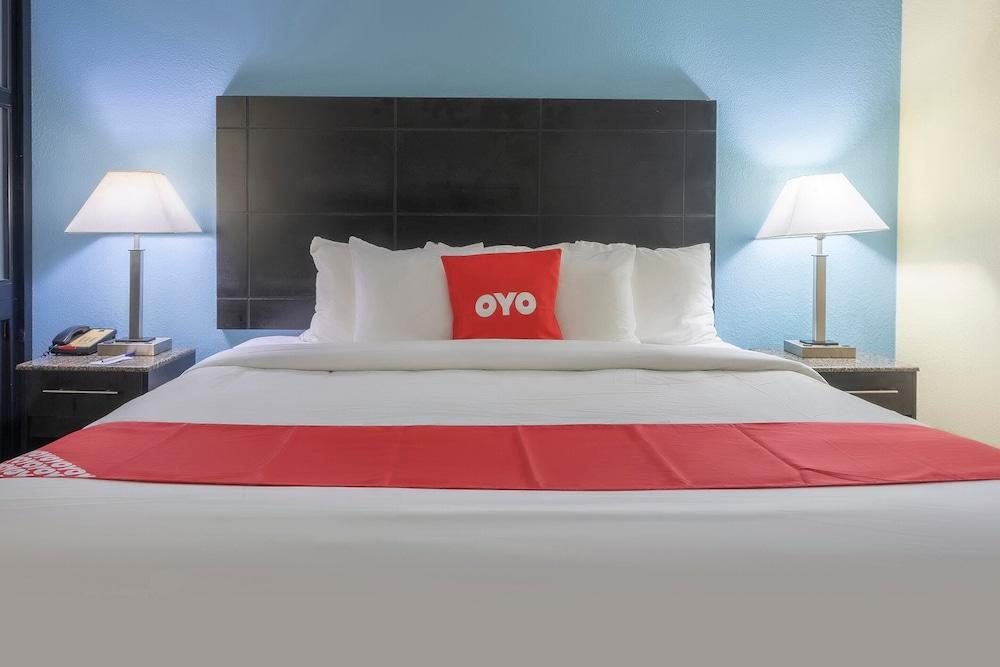 OYO Hotel Knoxville TN Cedar Bluff I-40 photo 9