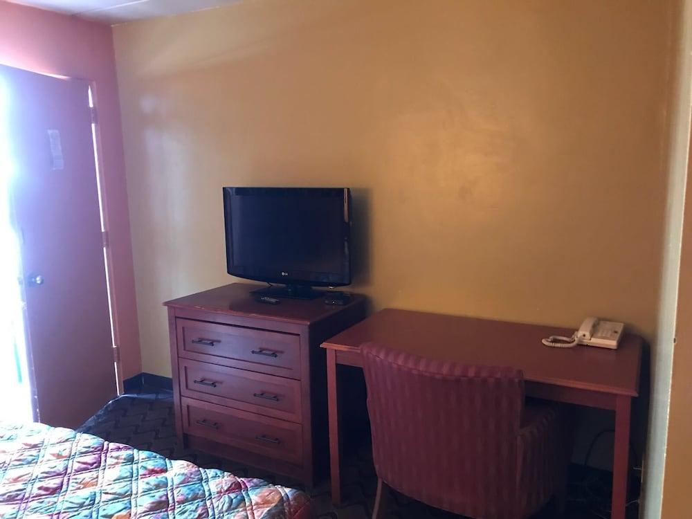 Towne House Motel photo 7