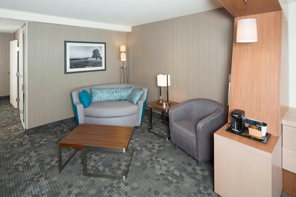 Courtyard by Marriott Dallas Midlothian-Midlothian Conf Ctr photo 6
