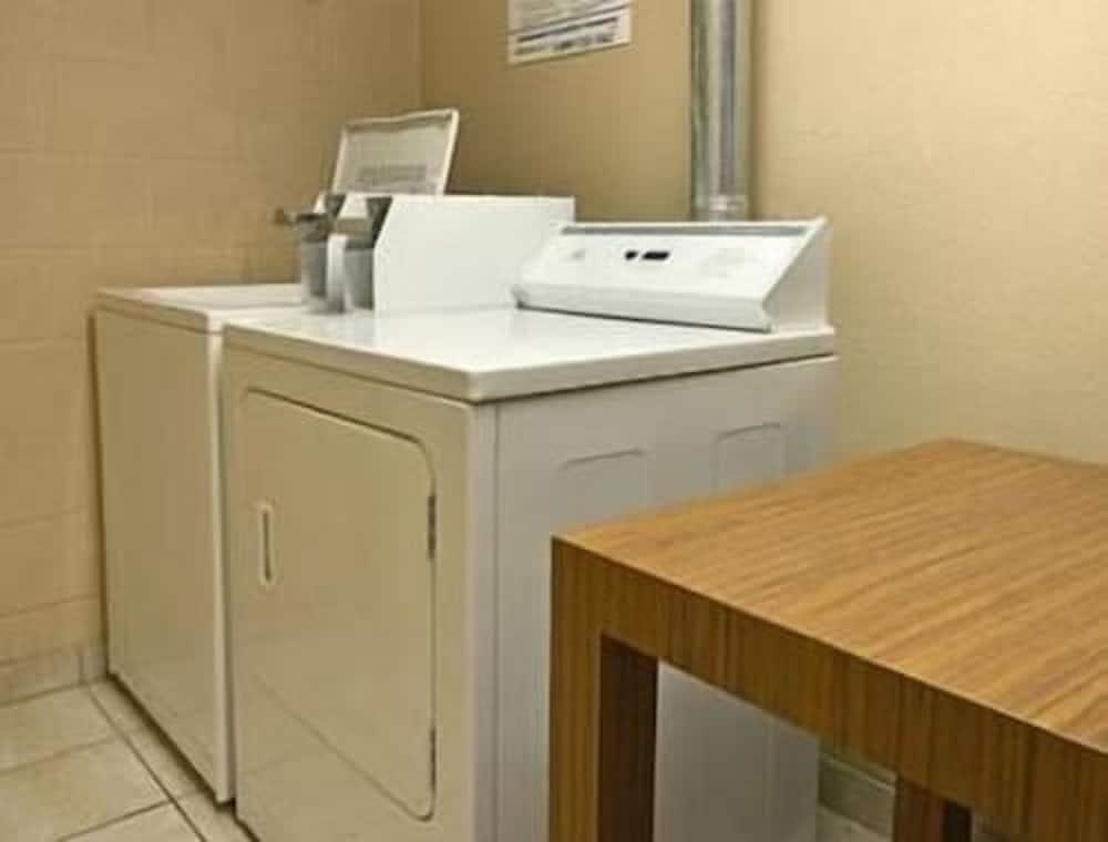 Days Inn by Wyndham Hillsboro TX photo 24