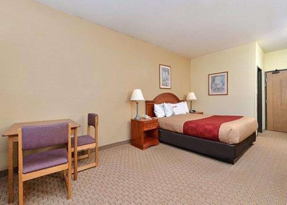 Express Inn & Suites photo 15