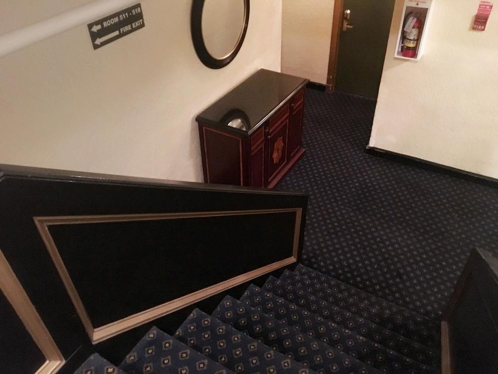 Embassy Hotel photo 42