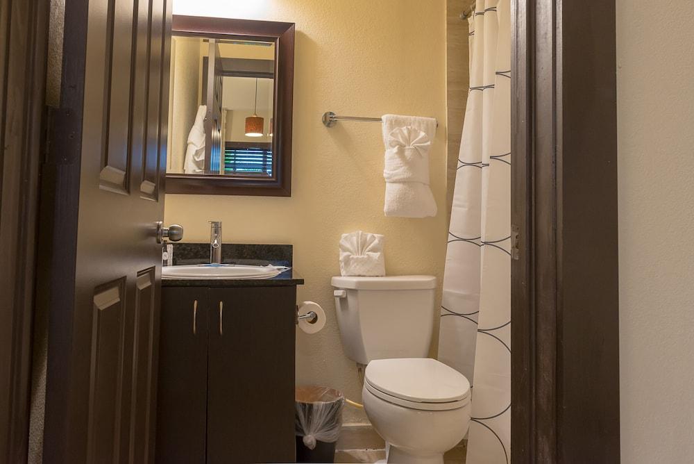 Tradewinds Apartment Hotel photo 21