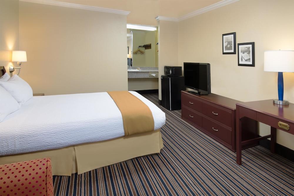 Days Inn by Wyndham Pinole Berkeley photo 8
