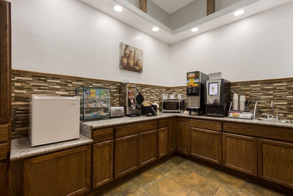 SureStay by Best Western Camp Verde photo 24