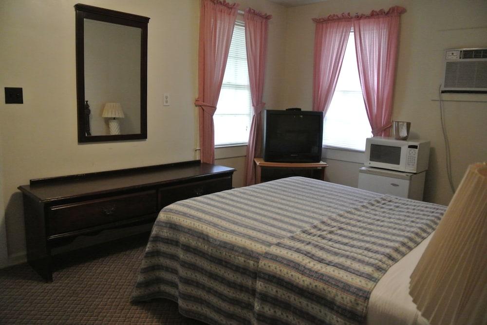 RoseWood Inn photo 27