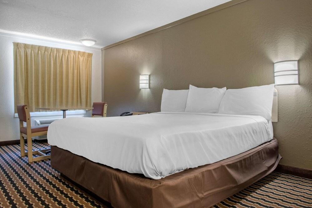 Rodeway Inn Sharonville - Cincinnati North photo 27