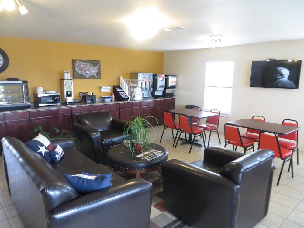 Kenedy Country Inn photo 32