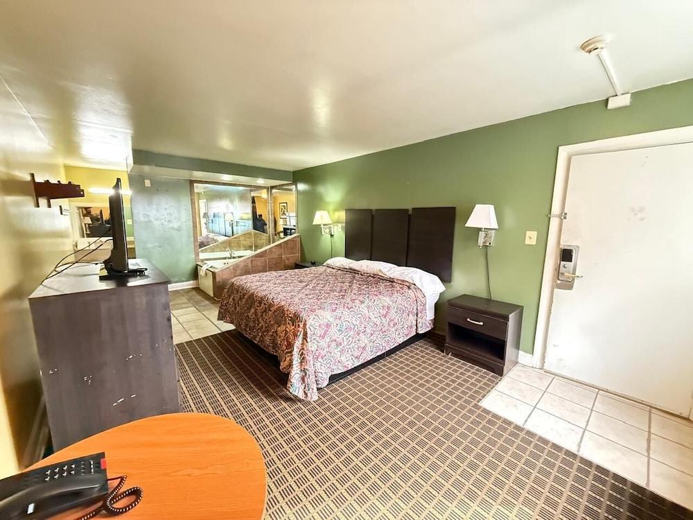 Relax Inn photo 35