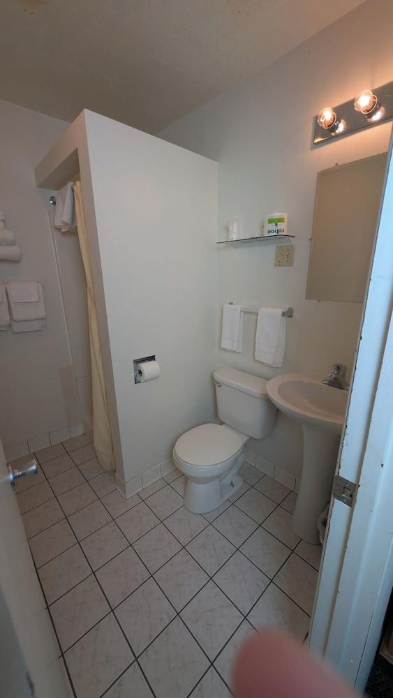 Restwel Motel photo 72