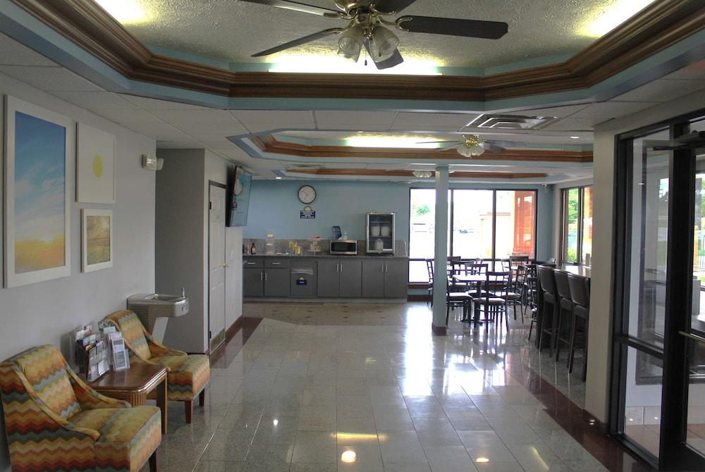 Days Inn by Wyndham Franklin photo 4
