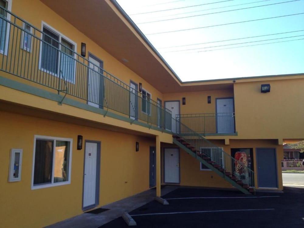 El Rancho Motel photo 1