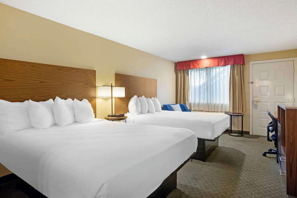 Best Western Shadow Inn photo 18