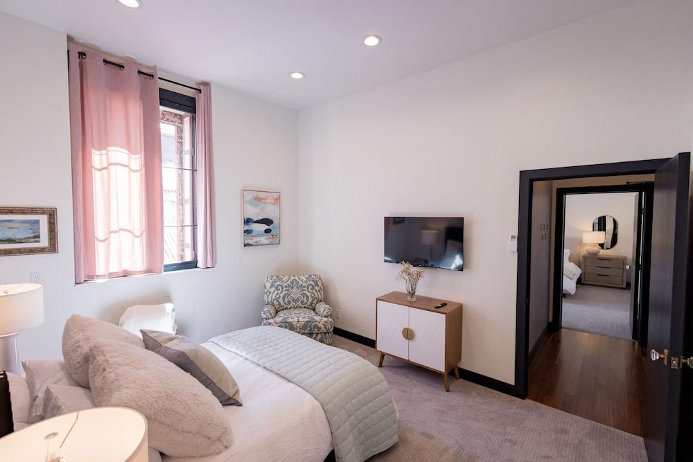 Speakeasy Suites photo 25