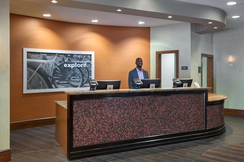 Hampton Inn Washington-Downtown-Convention Center photo 2