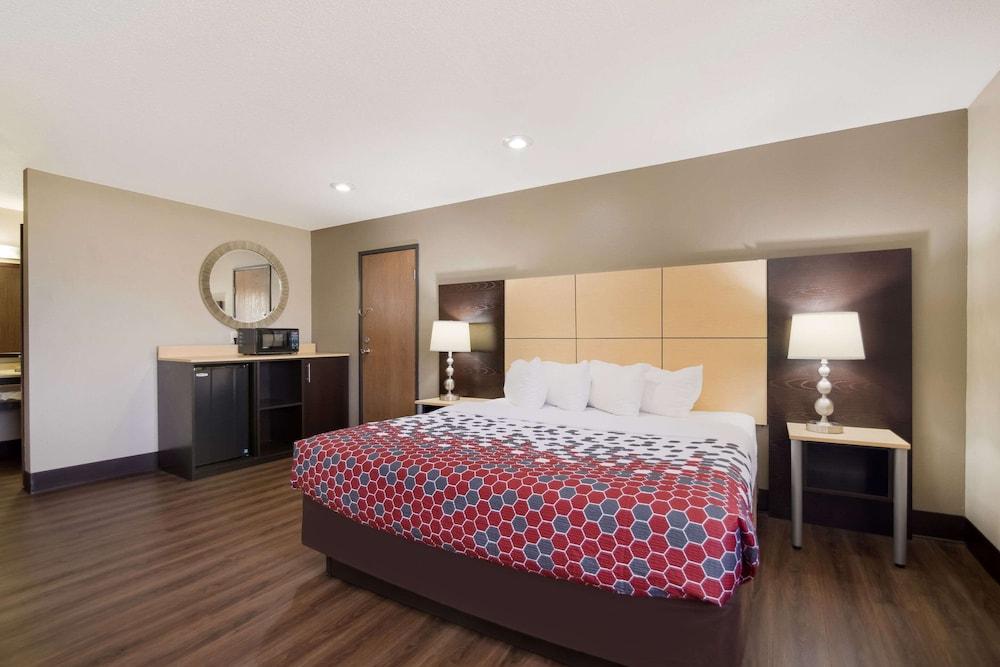 Econo Lodge Grand Forks near University photo 29