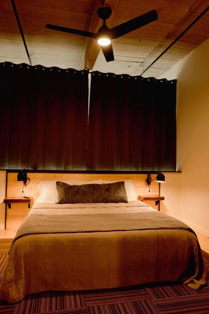 Loom Room Retreat photo 5