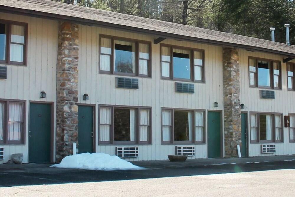 High Meadows Inn photo 25