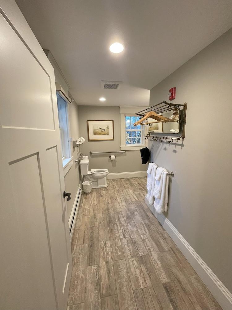 Brook Bound Inn photo 80