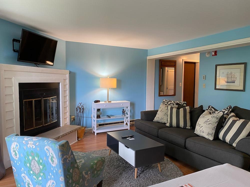 Sunset Condominiums photo 34