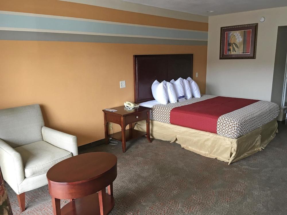 Americas Best Value Inn Texarkana photo 7