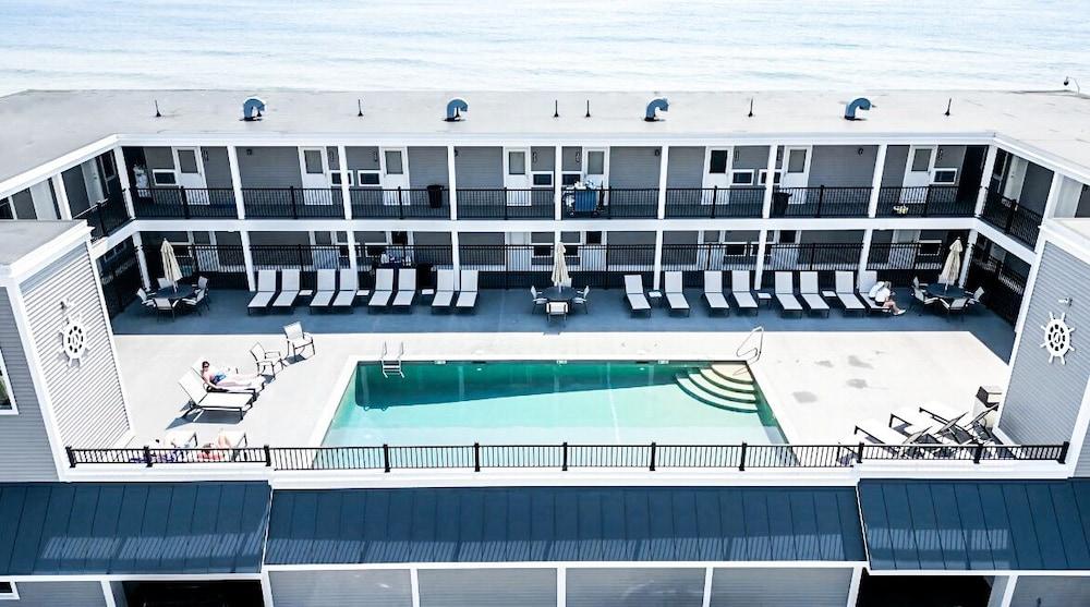 Atlantic Oceanfront Hotel photo 12
